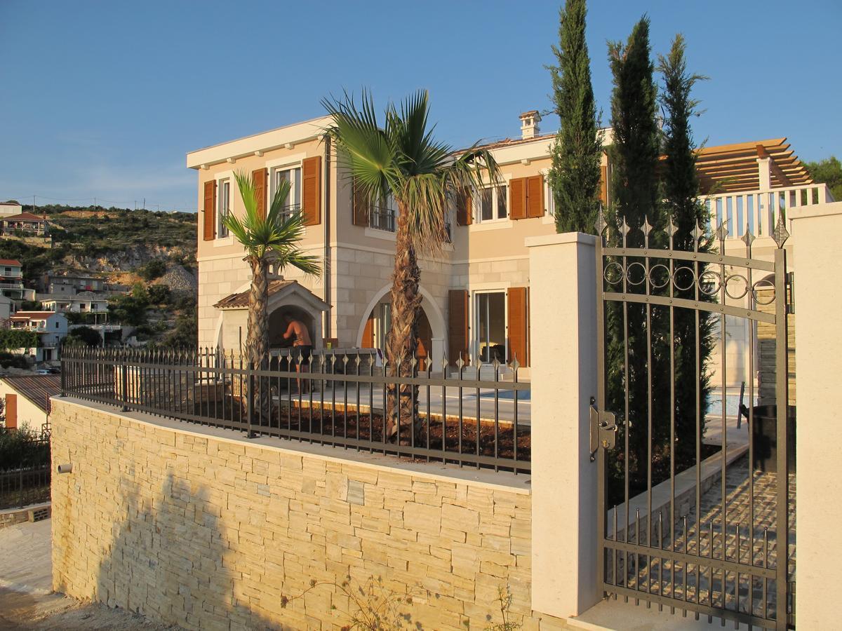 Villa Elena Sevid Exterior photo